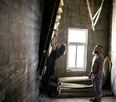 Die Brüder Urwah Askar und Abu Shams Askar trainieren bei sich zu Hause.
